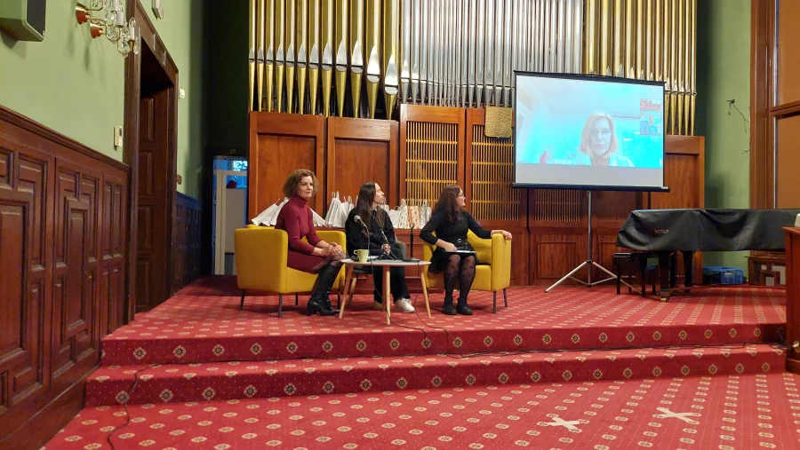 Patronky s paní ředitelkou Markétou Beyerovou při spojení s knihovnami Třinec a Havířov