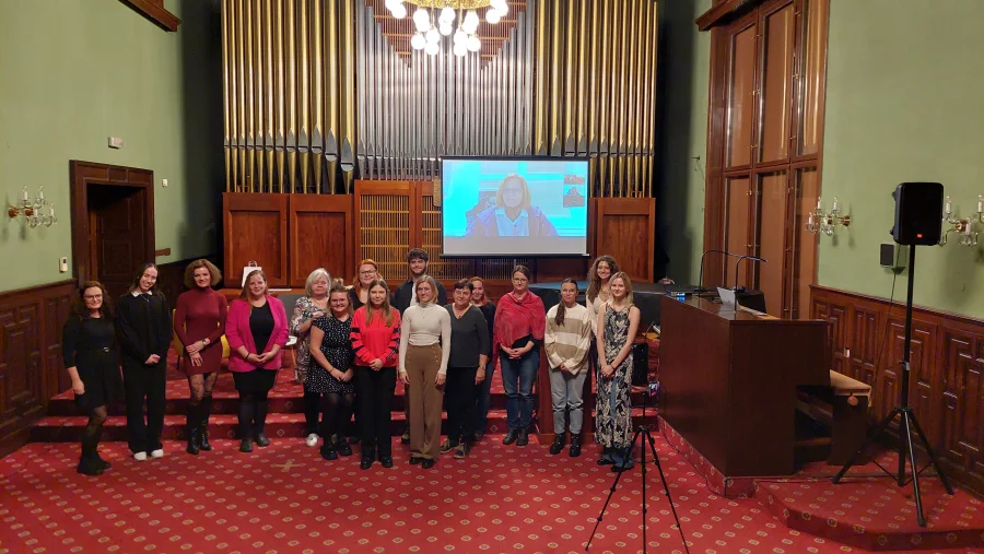 Společná fotka všech účastníků